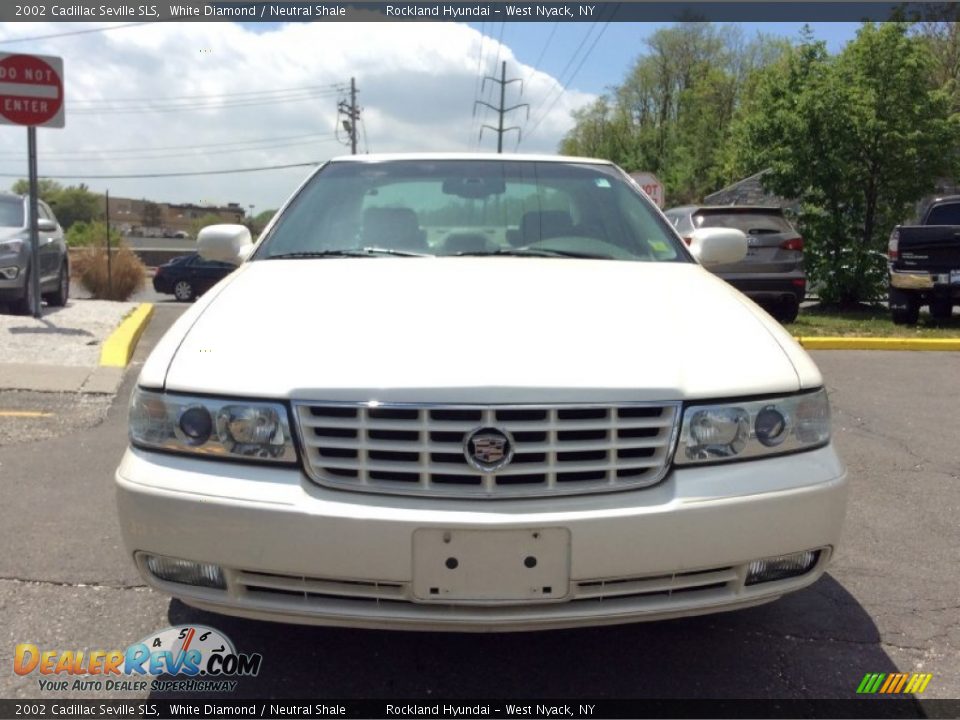 2002 Cadillac Seville SLS White Diamond / Neutral Shale Photo #2