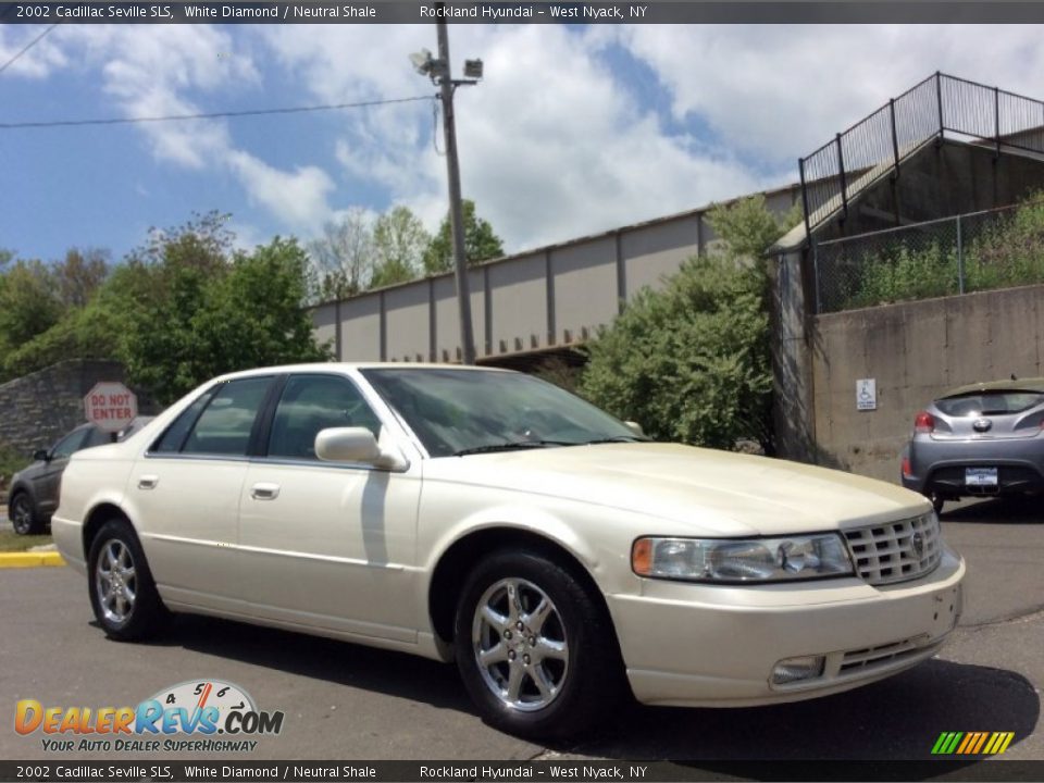 2002 Cadillac Seville SLS White Diamond / Neutral Shale Photo #3