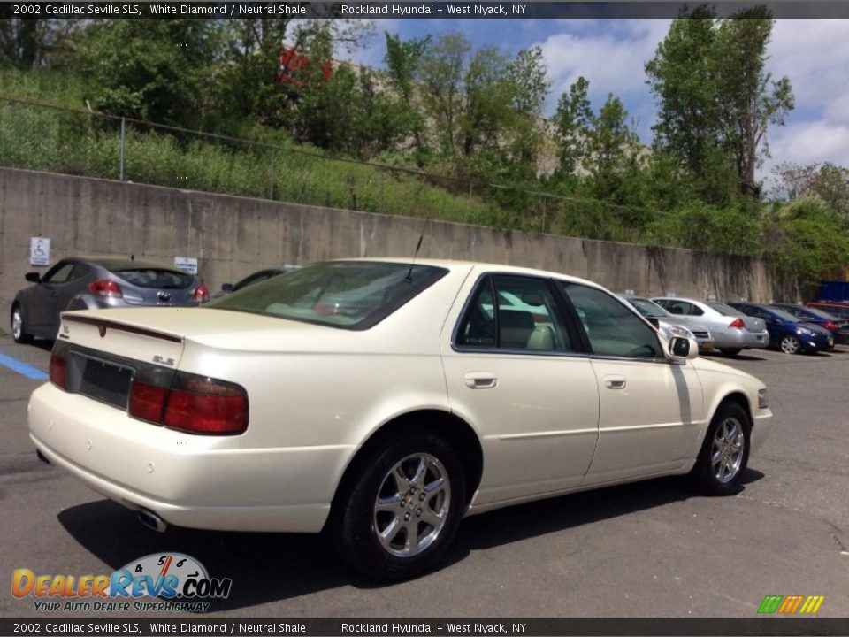 2002 Cadillac Seville SLS White Diamond / Neutral Shale Photo #4