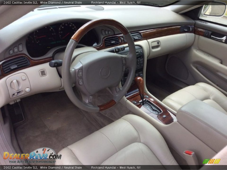 2002 Cadillac Seville SLS White Diamond / Neutral Shale Photo #9
