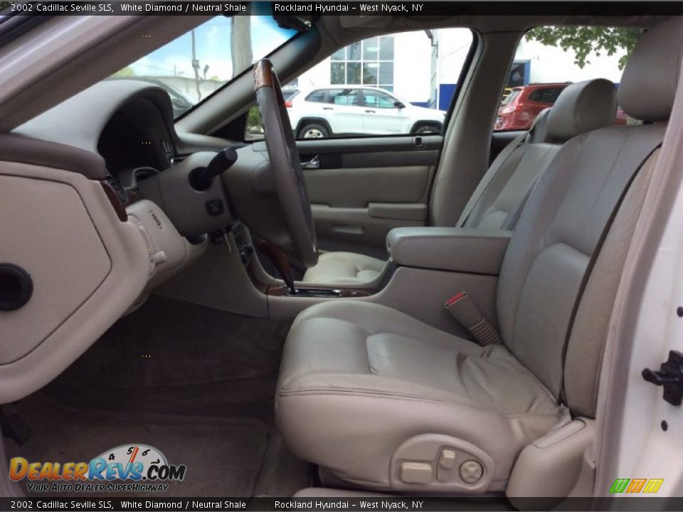 2002 Cadillac Seville SLS White Diamond / Neutral Shale Photo #10