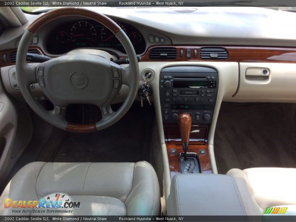 2002 Cadillac Seville SLS White Diamond / Neutral Shale Photo #13