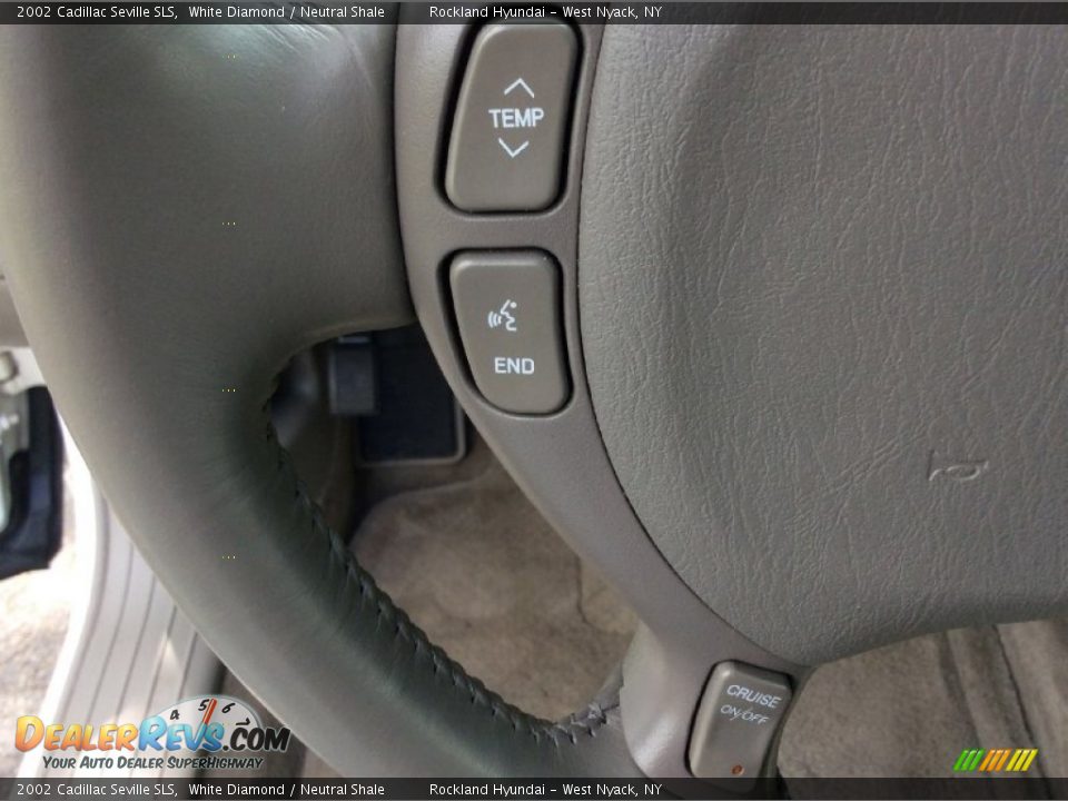 2002 Cadillac Seville SLS White Diamond / Neutral Shale Photo #15