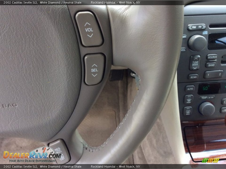 2002 Cadillac Seville SLS White Diamond / Neutral Shale Photo #16