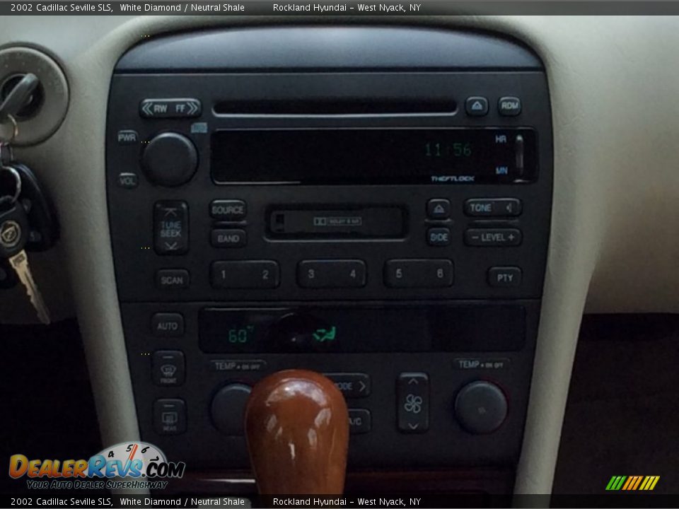 2002 Cadillac Seville SLS White Diamond / Neutral Shale Photo #18