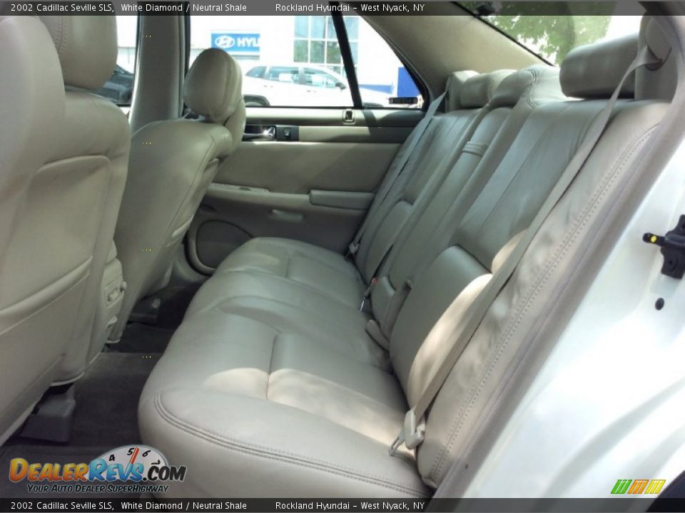 2002 Cadillac Seville SLS White Diamond / Neutral Shale Photo #20