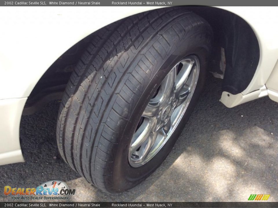 2002 Cadillac Seville SLS White Diamond / Neutral Shale Photo #27