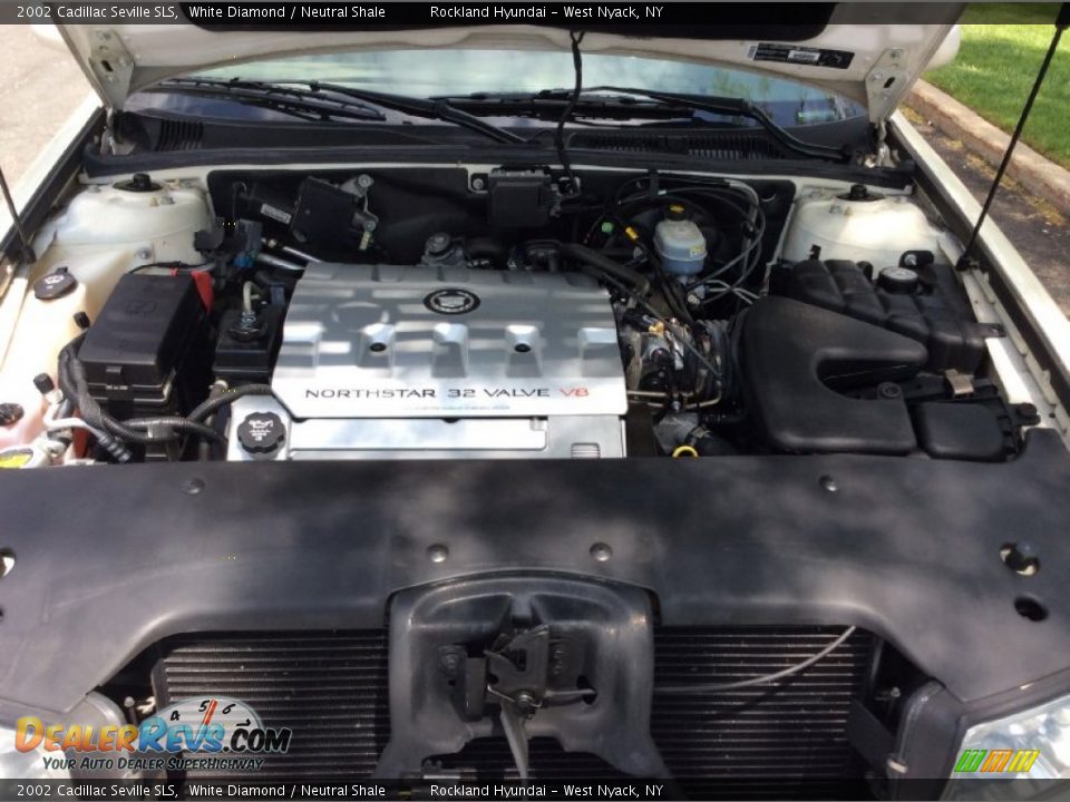 2002 Cadillac Seville SLS White Diamond / Neutral Shale Photo #28