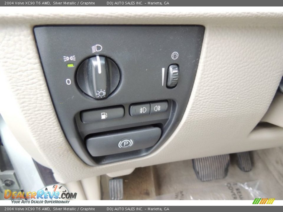 2004 Volvo XC90 T6 AWD Silver Metallic / Graphite Photo #32