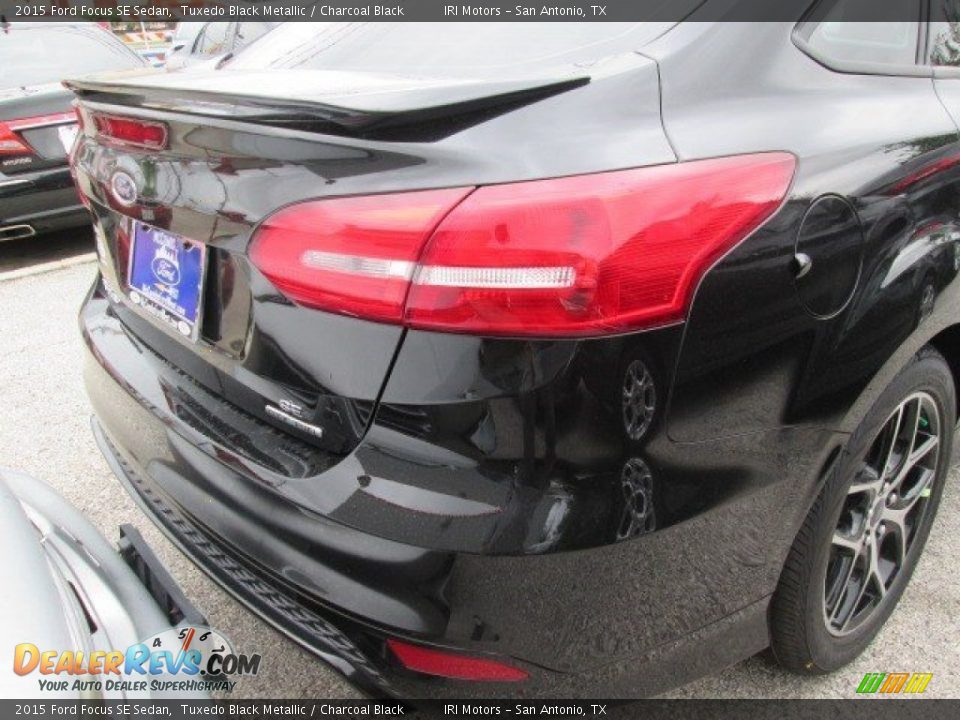 2015 Ford Focus SE Sedan Tuxedo Black Metallic / Charcoal Black Photo #8