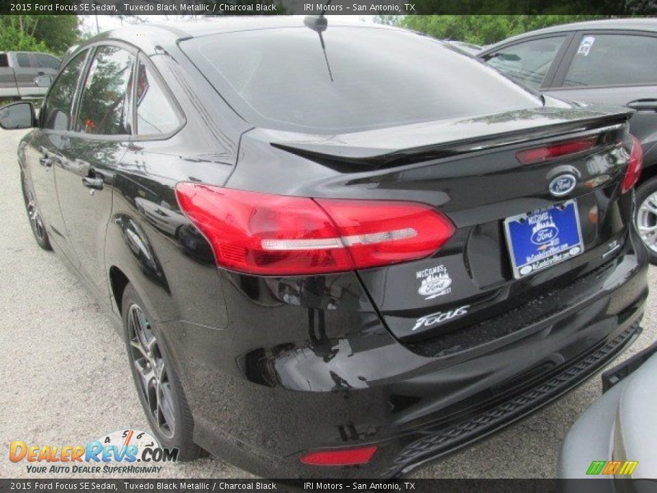 2015 Ford Focus SE Sedan Tuxedo Black Metallic / Charcoal Black Photo #12