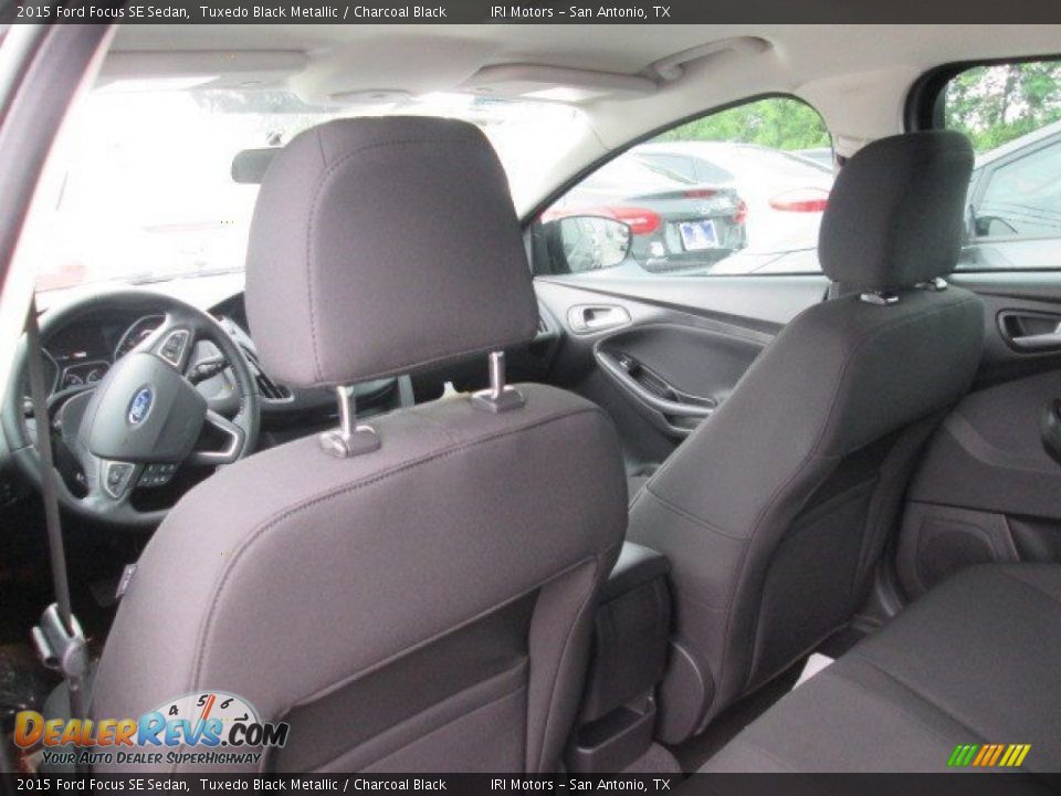 2015 Ford Focus SE Sedan Tuxedo Black Metallic / Charcoal Black Photo #17