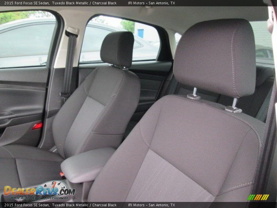 2015 Ford Focus SE Sedan Tuxedo Black Metallic / Charcoal Black Photo #20