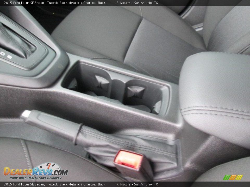 2015 Ford Focus SE Sedan Tuxedo Black Metallic / Charcoal Black Photo #22