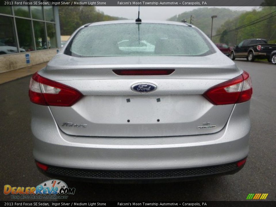 2013 Ford Focus SE Sedan Ingot Silver / Medium Light Stone Photo #6