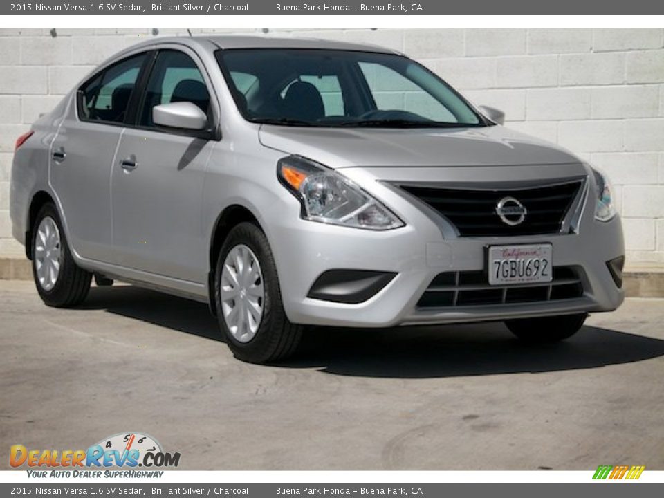 2015 Nissan Versa 1.6 SV Sedan Brilliant Silver / Charcoal Photo #1