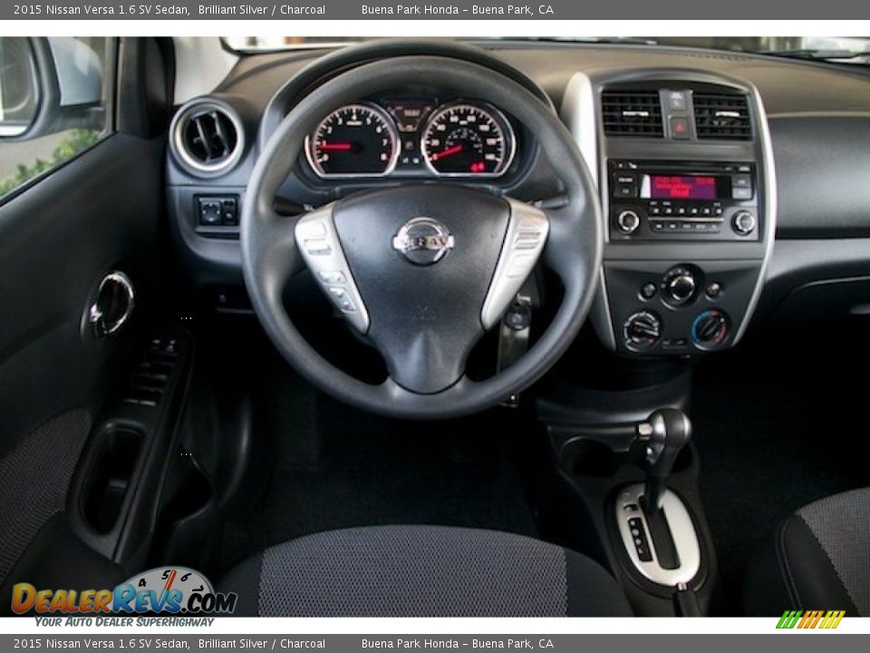 2015 Nissan Versa 1.6 SV Sedan Brilliant Silver / Charcoal Photo #5