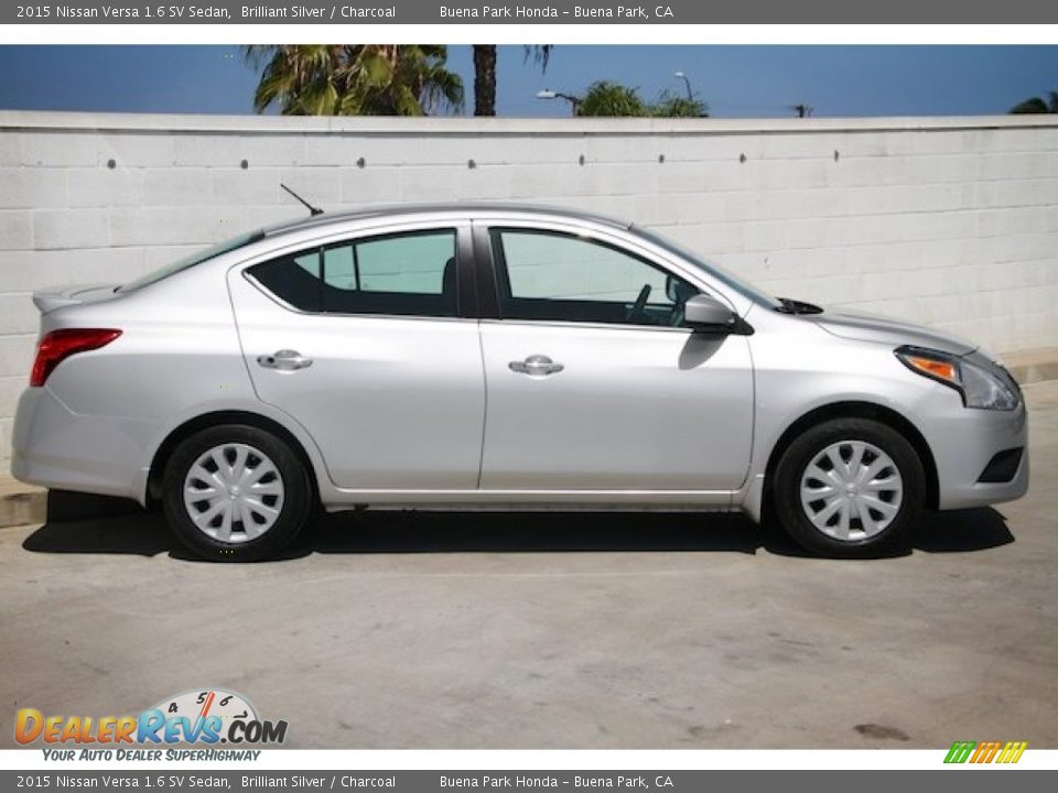 2015 Nissan Versa 1.6 SV Sedan Brilliant Silver / Charcoal Photo #8