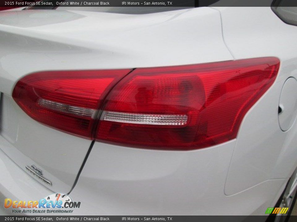 2015 Ford Focus SE Sedan Oxford White / Charcoal Black Photo #8