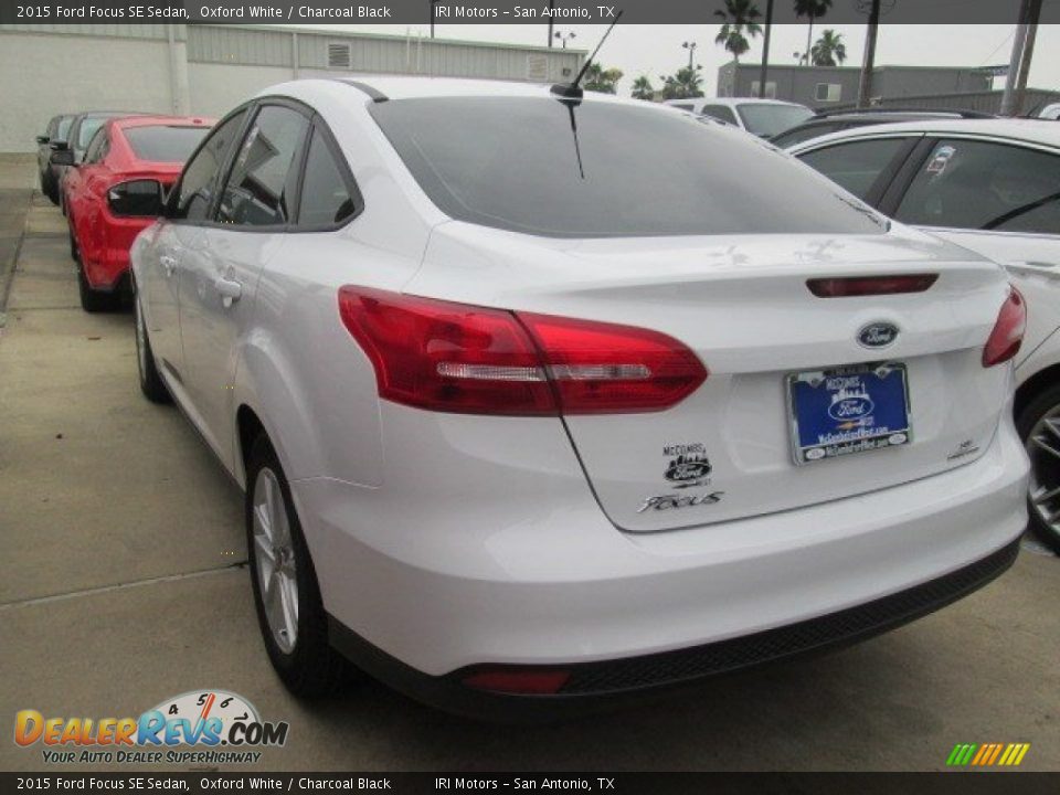2015 Ford Focus SE Sedan Oxford White / Charcoal Black Photo #11