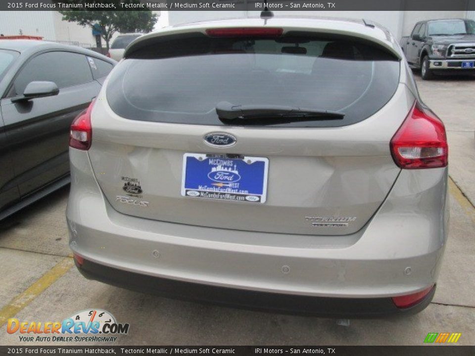 2015 Ford Focus Titanium Hatchback Tectonic Metallic / Medium Soft Ceramic Photo #5