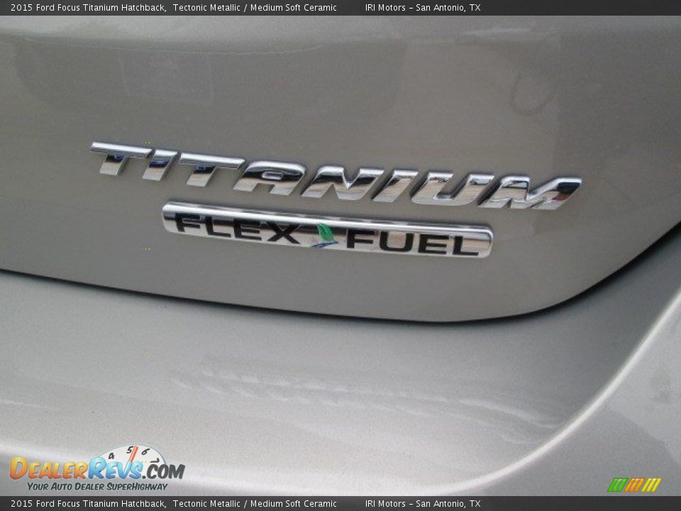 2015 Ford Focus Titanium Hatchback Tectonic Metallic / Medium Soft Ceramic Photo #6