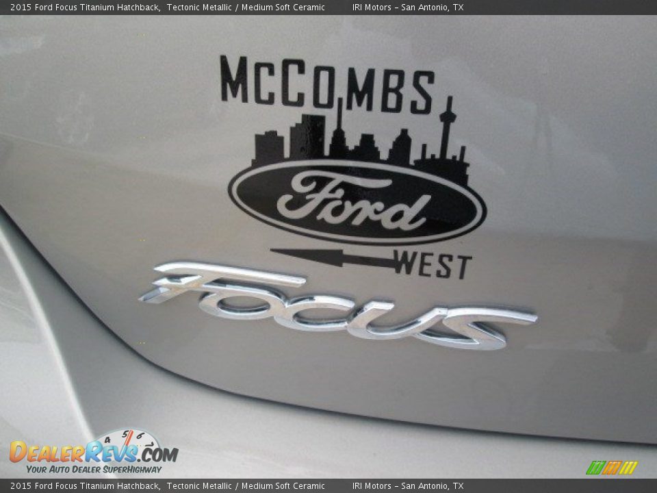 2015 Ford Focus Titanium Hatchback Tectonic Metallic / Medium Soft Ceramic Photo #7