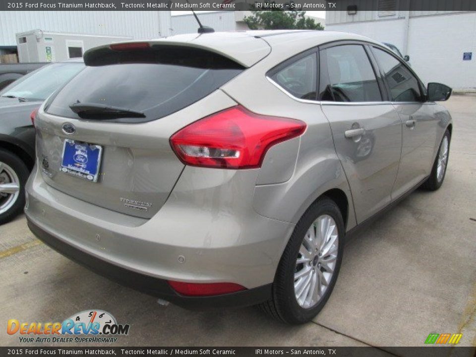 2015 Ford Focus Titanium Hatchback Tectonic Metallic / Medium Soft Ceramic Photo #8