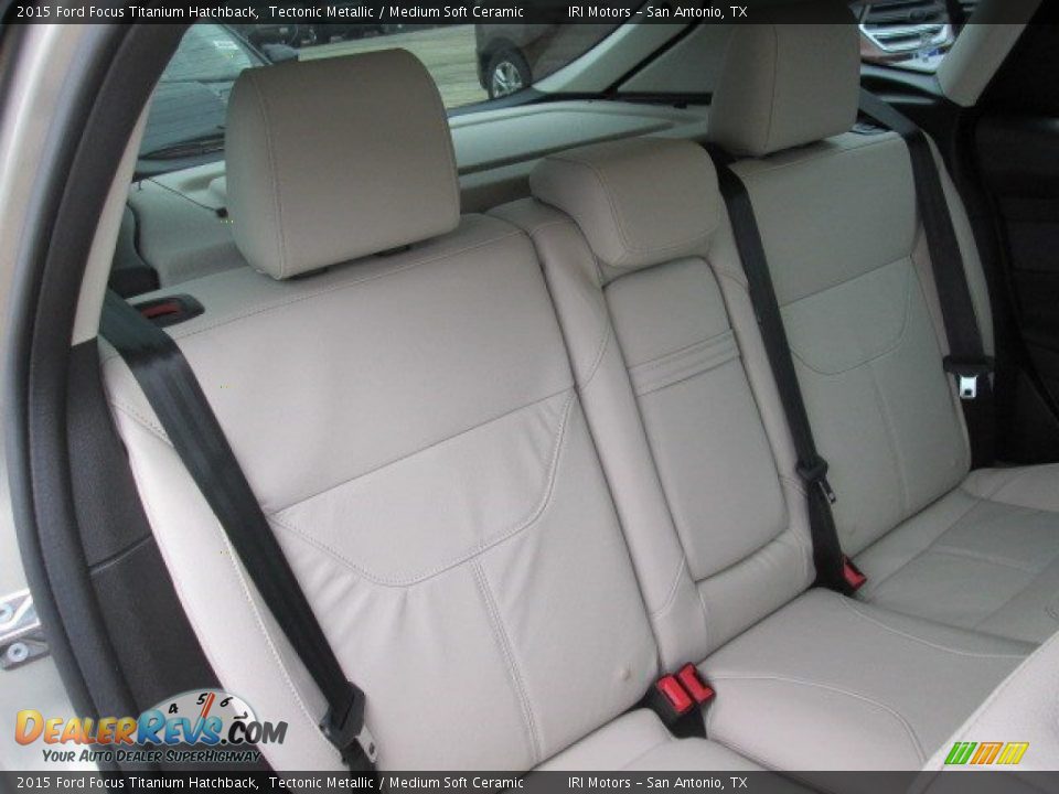 2015 Ford Focus Titanium Hatchback Tectonic Metallic / Medium Soft Ceramic Photo #11