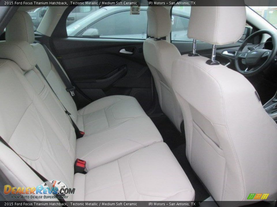 2015 Ford Focus Titanium Hatchback Tectonic Metallic / Medium Soft Ceramic Photo #12