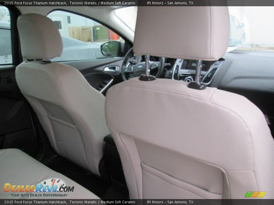 2015 Ford Focus Titanium Hatchback Tectonic Metallic / Medium Soft Ceramic Photo #13