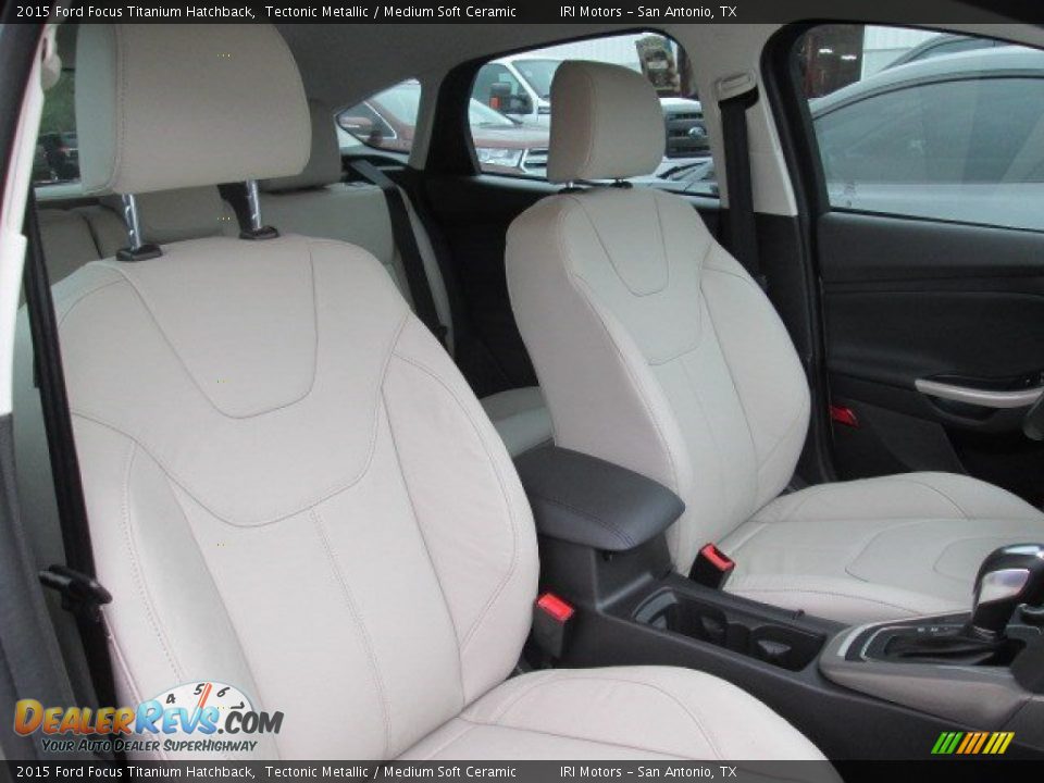 2015 Ford Focus Titanium Hatchback Tectonic Metallic / Medium Soft Ceramic Photo #15