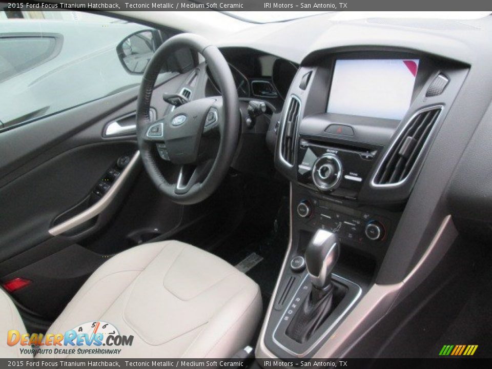 2015 Ford Focus Titanium Hatchback Tectonic Metallic / Medium Soft Ceramic Photo #17