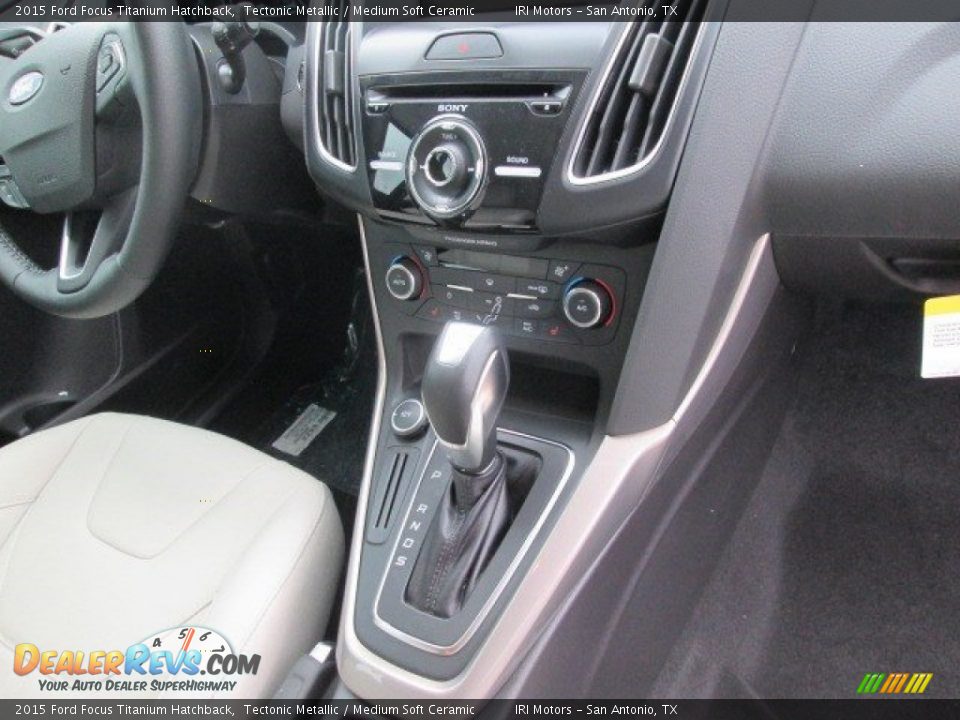 2015 Ford Focus Titanium Hatchback Tectonic Metallic / Medium Soft Ceramic Photo #19
