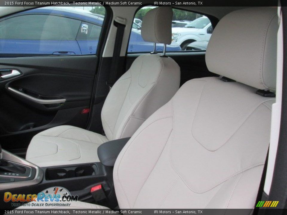 2015 Ford Focus Titanium Hatchback Tectonic Metallic / Medium Soft Ceramic Photo #24