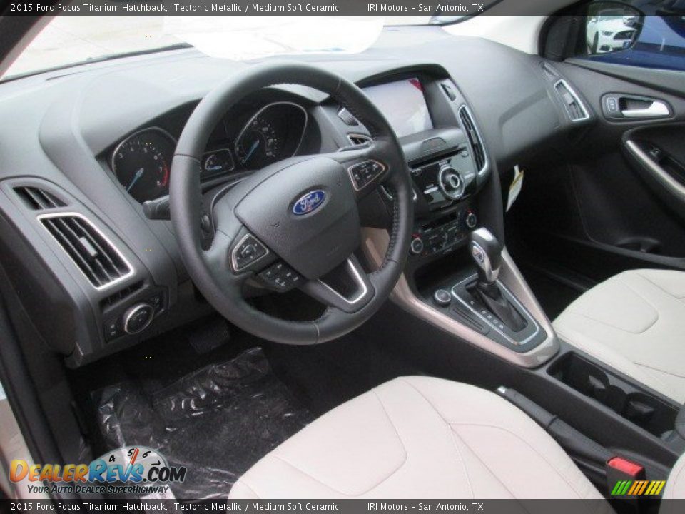 2015 Ford Focus Titanium Hatchback Tectonic Metallic / Medium Soft Ceramic Photo #26