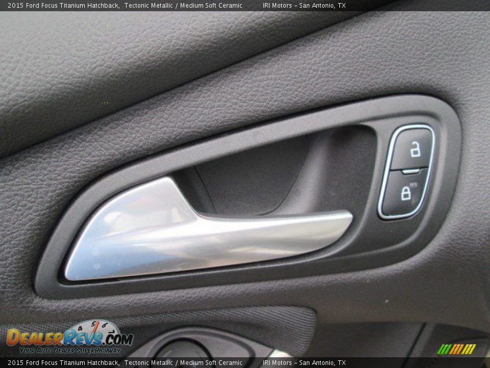 2015 Ford Focus Titanium Hatchback Tectonic Metallic / Medium Soft Ceramic Photo #28