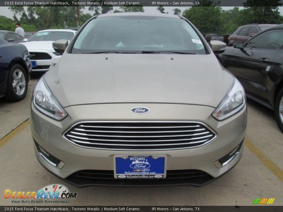 2015 Ford Focus Titanium Hatchback Tectonic Metallic / Medium Soft Ceramic Photo #33