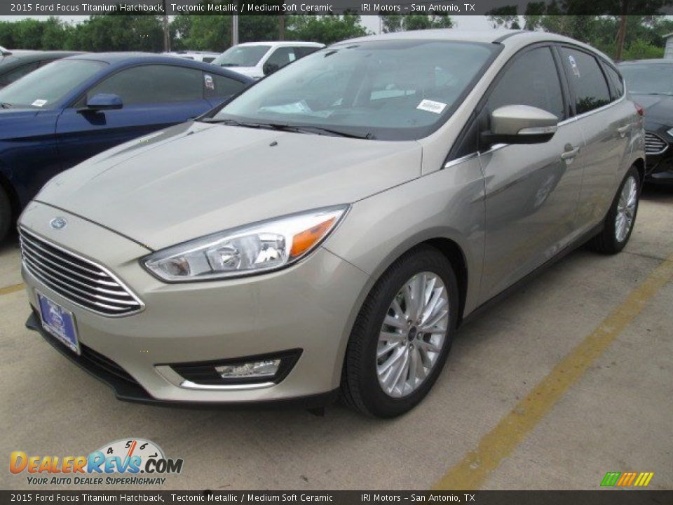 2015 Ford Focus Titanium Hatchback Tectonic Metallic / Medium Soft Ceramic Photo #34