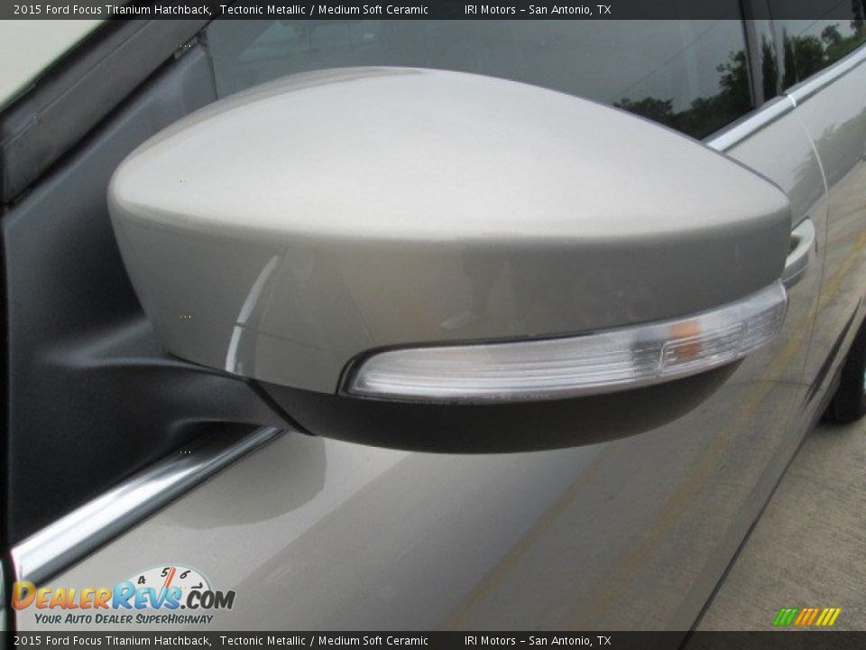 2015 Ford Focus Titanium Hatchback Tectonic Metallic / Medium Soft Ceramic Photo #35