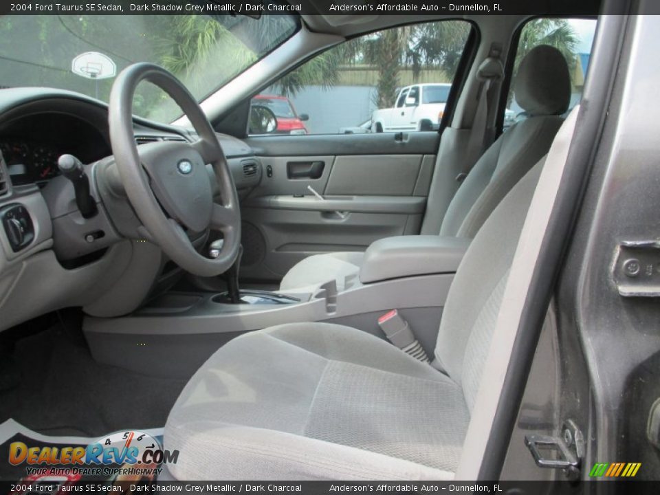 Dark Charcoal Interior - 2004 Ford Taurus SE Sedan Photo #10
