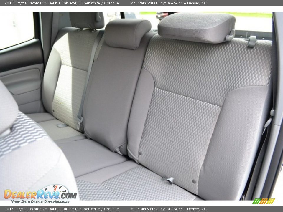 2015 Toyota Tacoma V6 Double Cab 4x4 Super White / Graphite Photo #7
