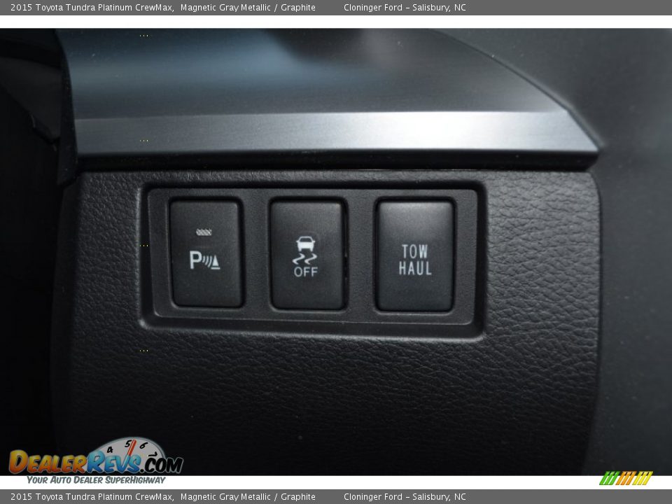 2015 Toyota Tundra Platinum CrewMax Magnetic Gray Metallic / Graphite Photo #25