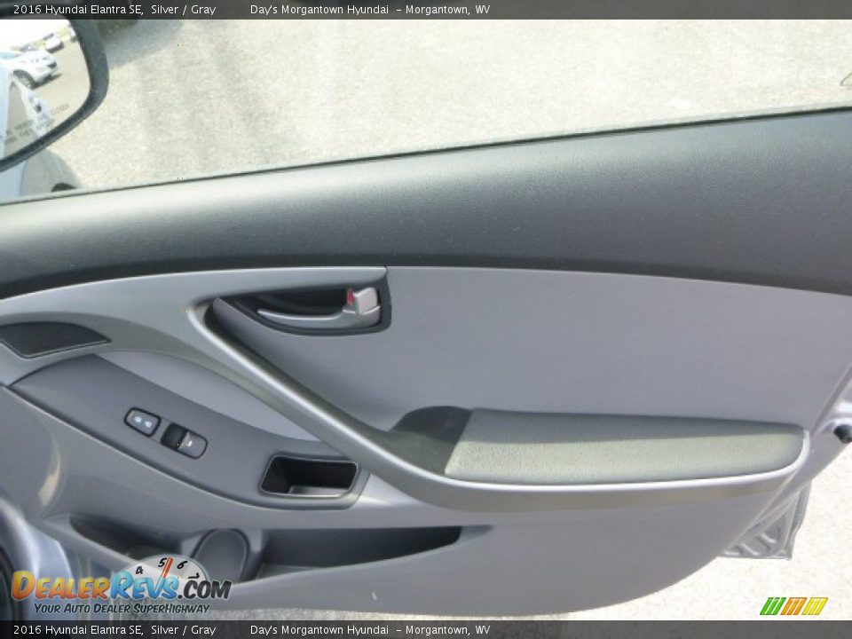2016 Hyundai Elantra SE Silver / Gray Photo #11
