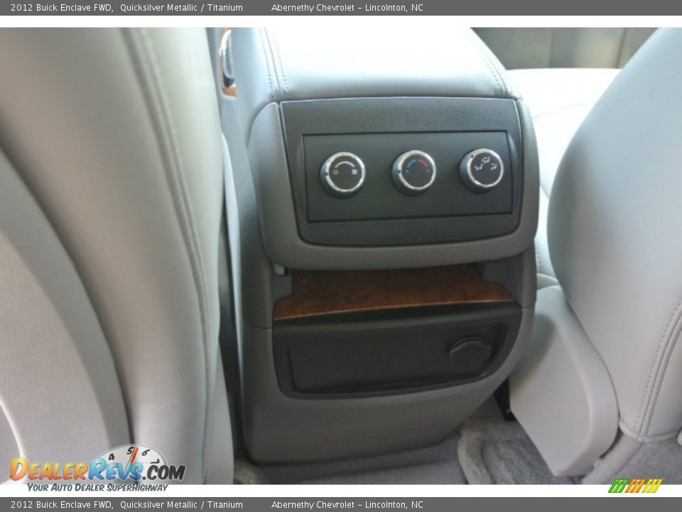 2012 Buick Enclave FWD Quicksilver Metallic / Titanium Photo #17