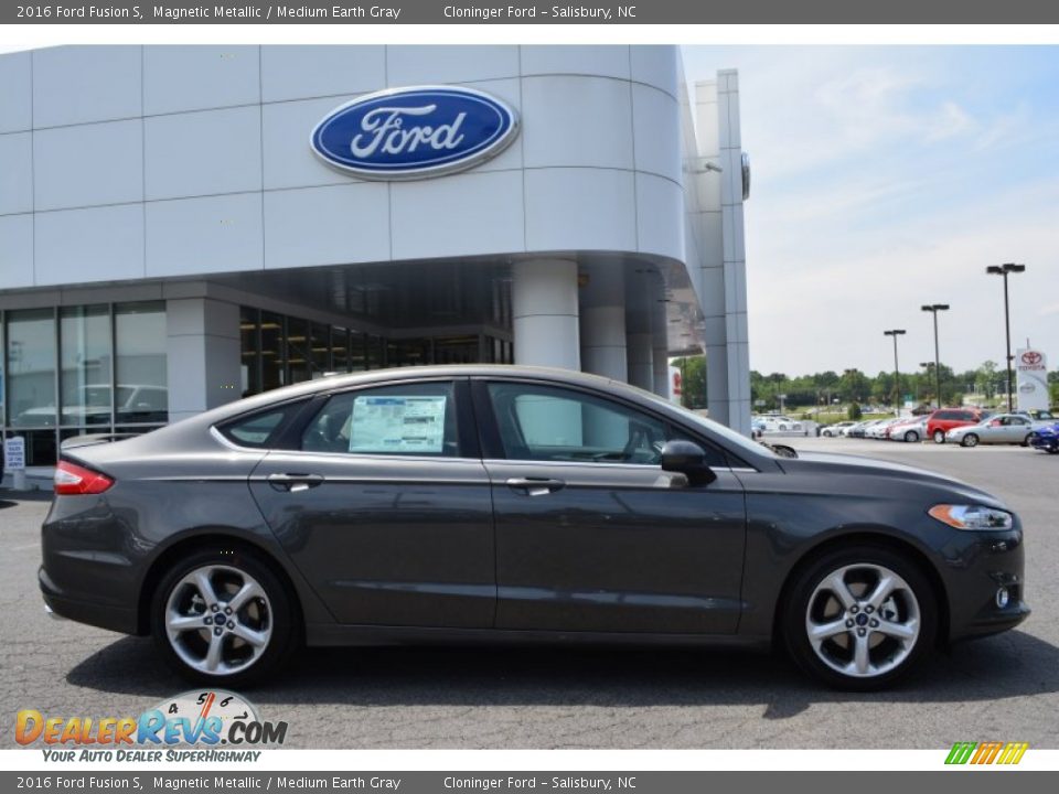 2016 Ford Fusion S Magnetic Metallic / Medium Earth Gray Photo #2