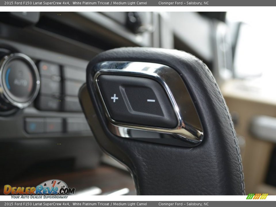 2015 Ford F150 Lariat SuperCrew 4x4 White Platinum Tricoat / Medium Light Camel Photo #21