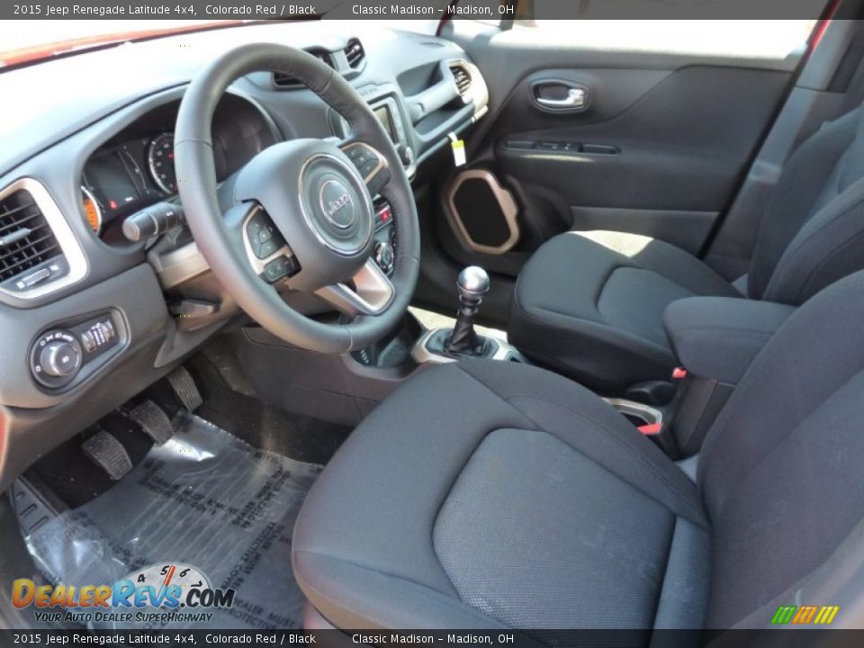 Black Interior - 2015 Jeep Renegade Latitude 4x4 Photo #4