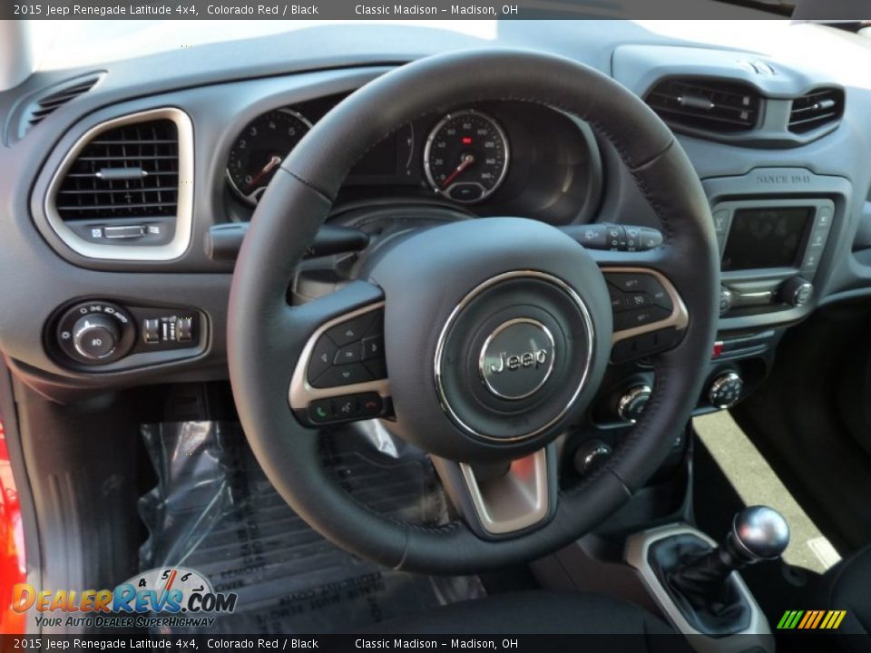 2015 Jeep Renegade Latitude 4x4 Steering Wheel Photo #5