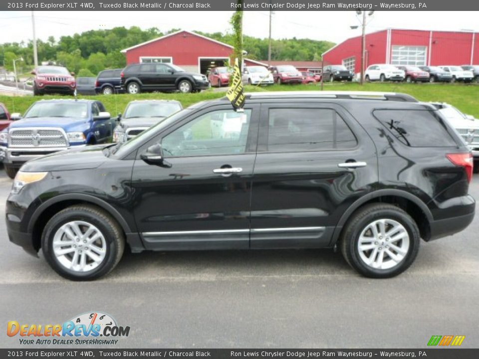 2013 Ford Explorer XLT 4WD Tuxedo Black Metallic / Charcoal Black Photo #2